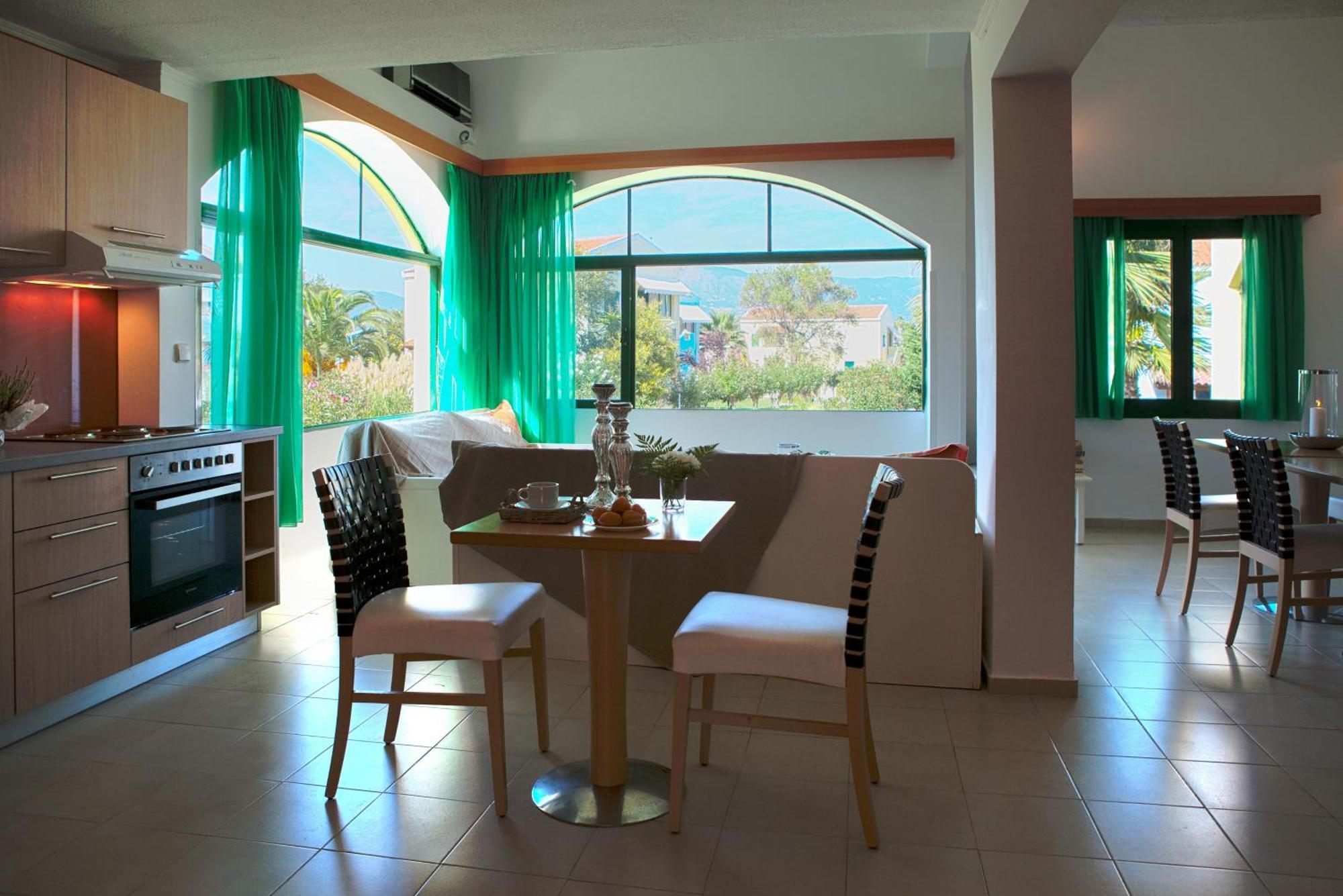 Aparthotel Govino Bay Gouvia Esterno foto