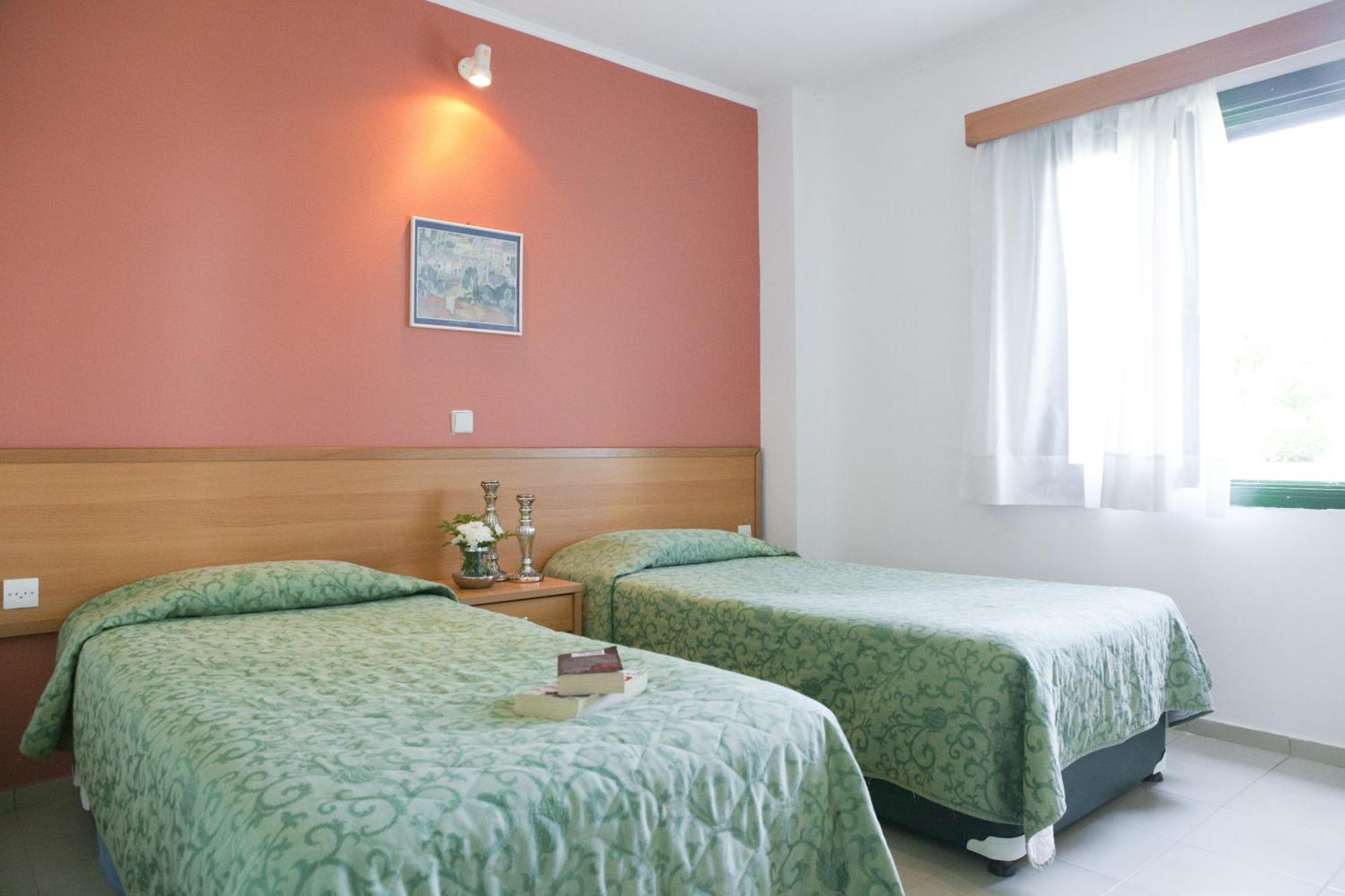 Aparthotel Govino Bay Gouvia Esterno foto