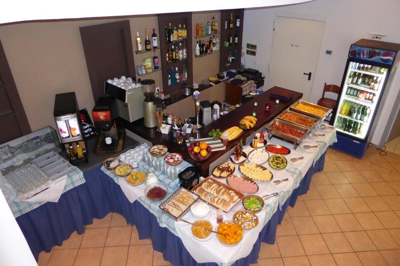 Aparthotel Govino Bay Gouvia Esterno foto