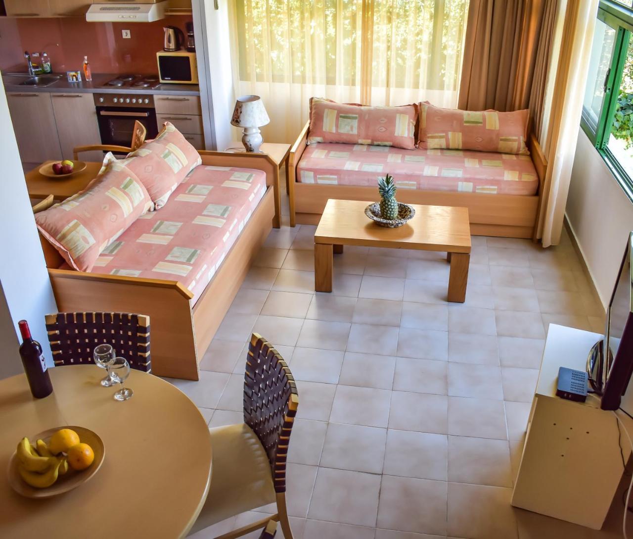 Aparthotel Govino Bay Gouvia Esterno foto