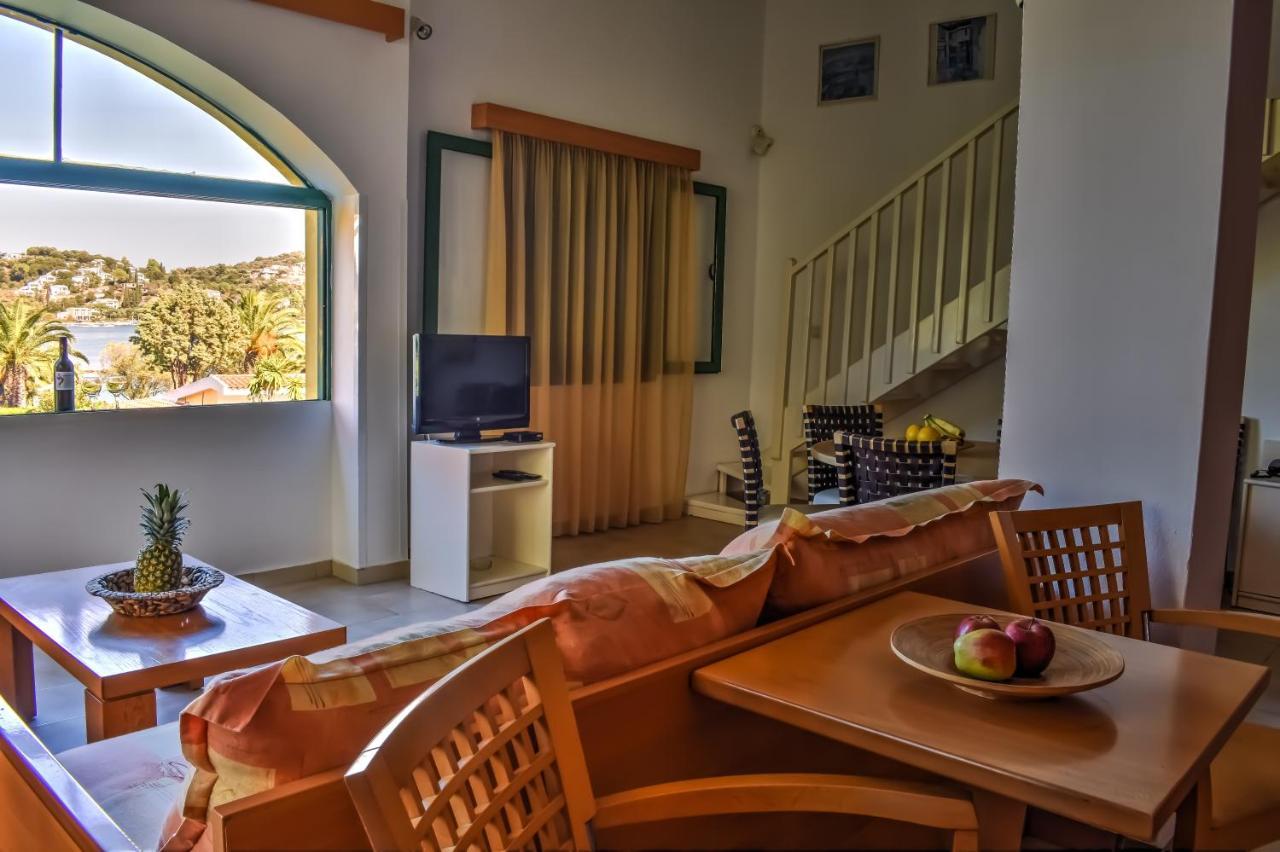 Aparthotel Govino Bay Gouvia Esterno foto